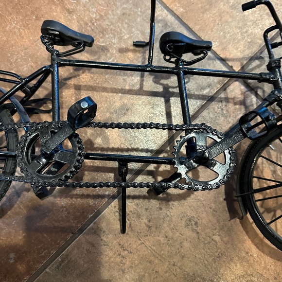 Painted metal tandem bicycle - great craftsmanship!!! - Picture 6 of 10